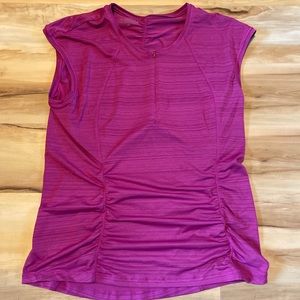Athleta fitted work out top size large
